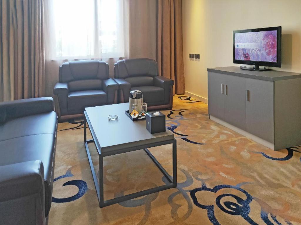 Chonpines Hotels- Shijiazhuang Fangbei Ershilipu  Екстер'єр фото